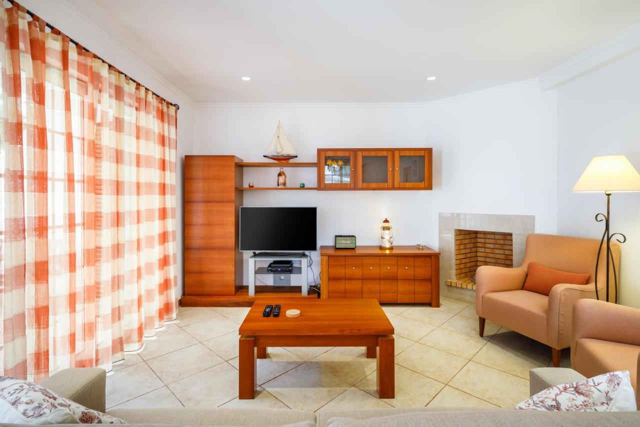 Falesia Beach Villa By The Portuguese Butler Olhos de Agua  Eksteriør billede