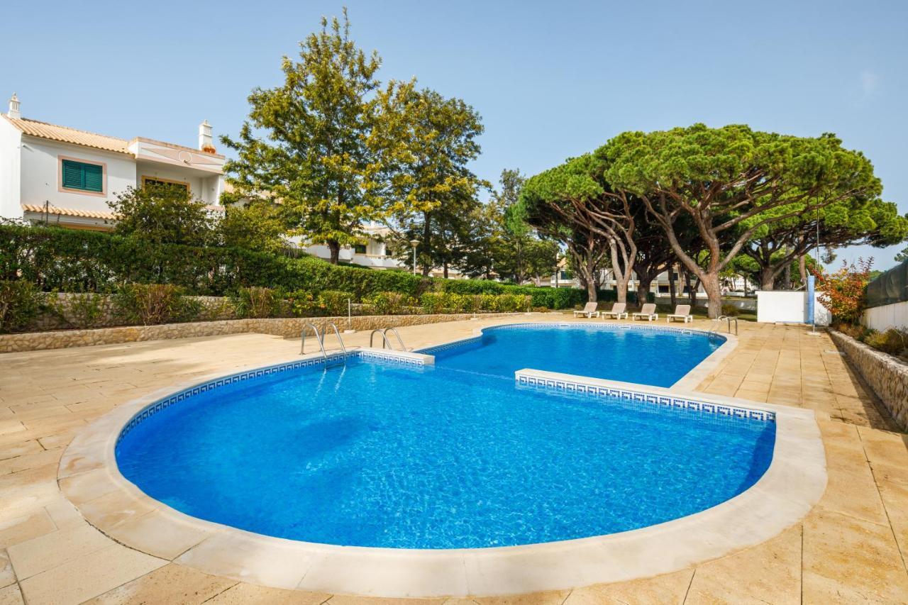 Falesia Beach Villa By The Portuguese Butler Olhos de Agua  Eksteriør billede