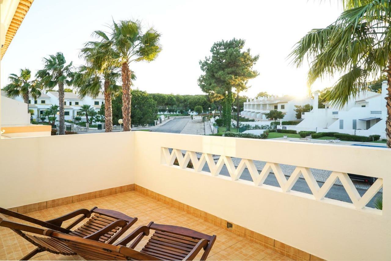 Falesia Beach Villa By The Portuguese Butler Olhos de Agua  Eksteriør billede