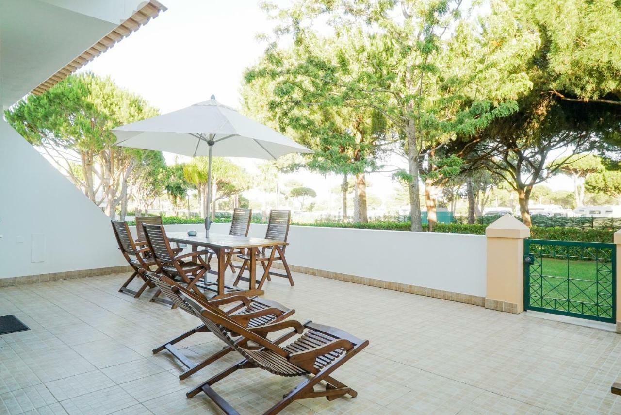 Falesia Beach Villa By The Portuguese Butler Olhos de Agua  Eksteriør billede